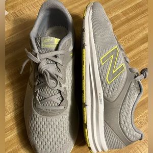 🌸New Balance 635v2